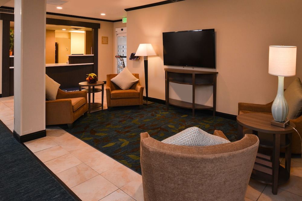 Candlewood Suites Boise Towne Square by IHG - photo 2