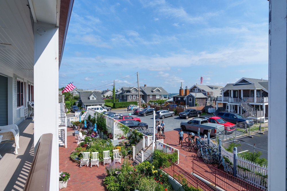 MV Surfside Hotel - photo 40