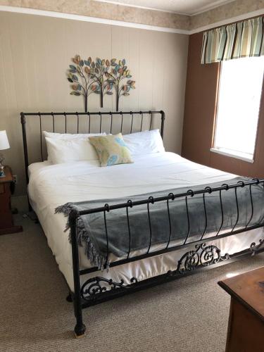 The Frogtown Inn - photo 35