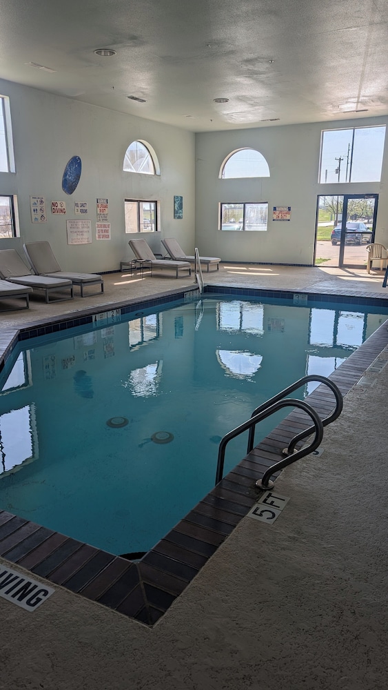 Executive Inn and Suites Wichita Falls - photo 50