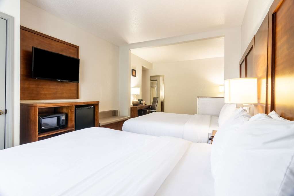 Comfort Suites near I 80 and I 94 - photo 29