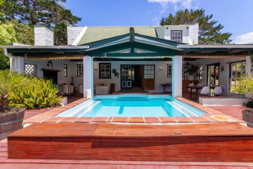 Two Pools Villa Mountain View — 4-Star Luxury Hotel in Cape Town, South Africa