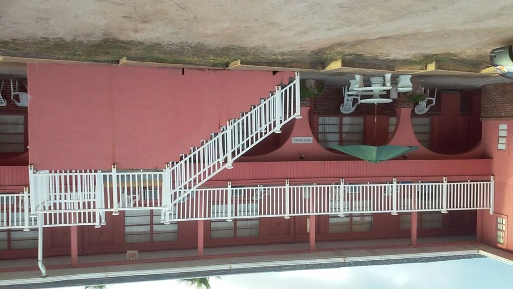 Beach Front Motel - photo 30