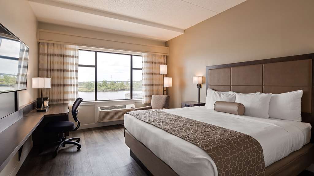 Best Western Plus Coastline Inn - photo 6