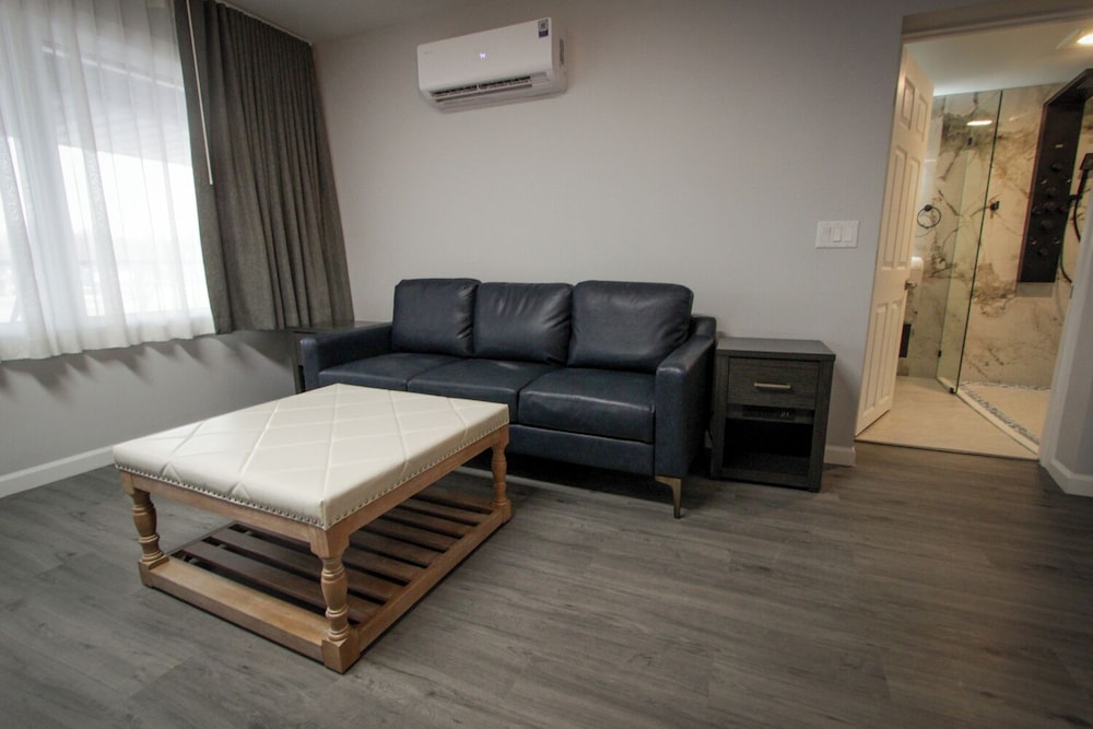 Envi Boutique Hotel Henderson Evansville South - photo 37