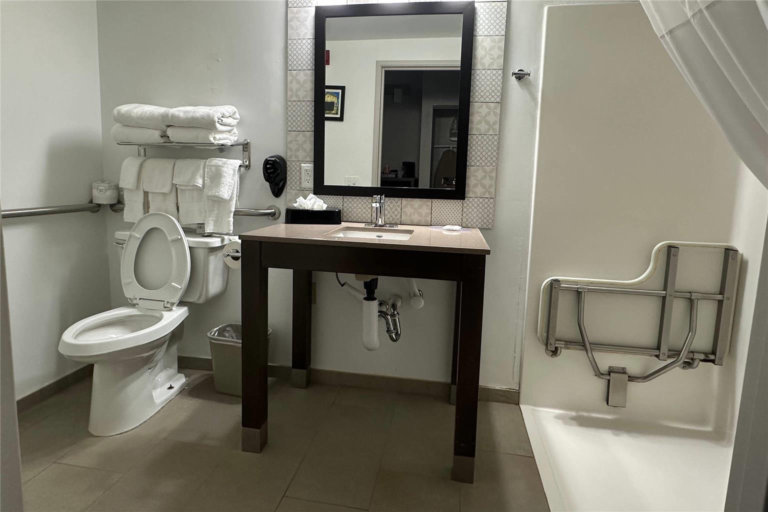Comfort Inn & Suites Cartersville Emerson Lake Point - photo 15