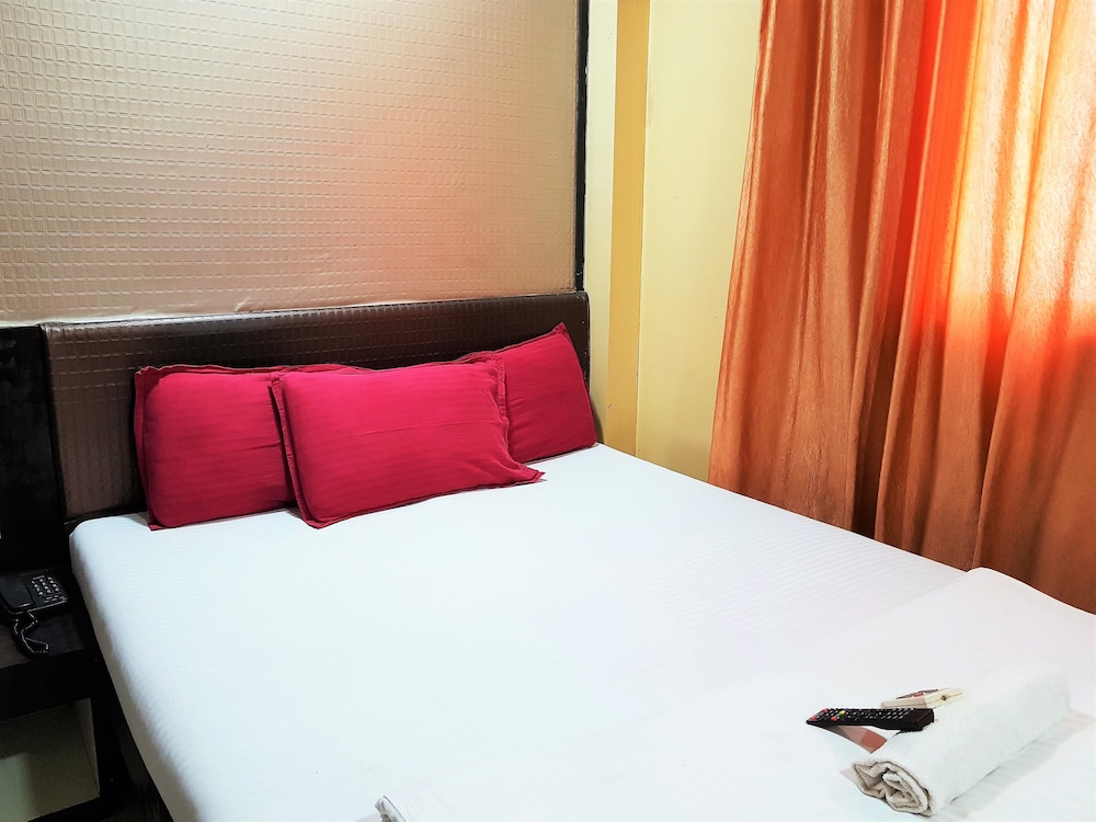 Hexa Golden Stay