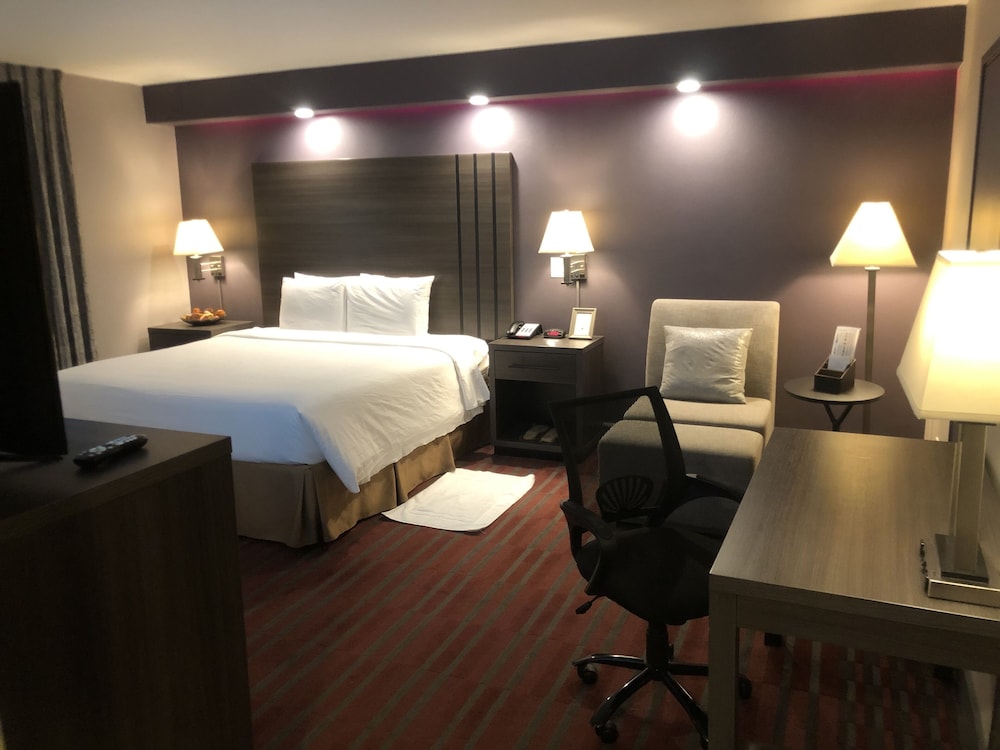 GreenTree Inn & Suites Alhambra - photo 16