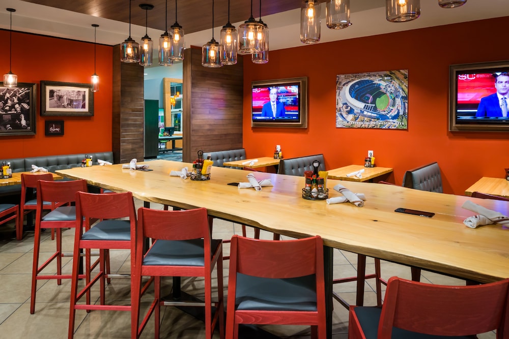 Holiday Inn Kansas City Airport by IHG - photo 47