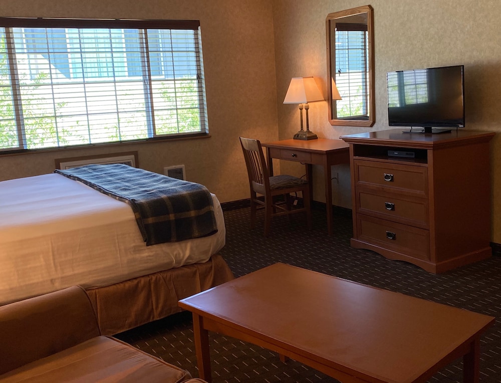 Cousins Country Inn - photo 13
