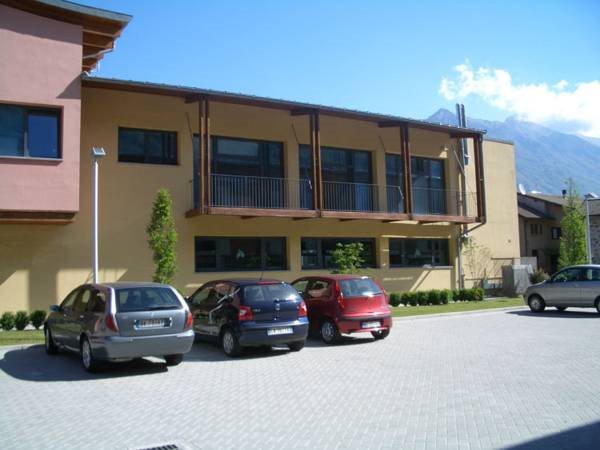 Residence i Fiori — 4-Star Luxury Hotel in Piantedo, Italy