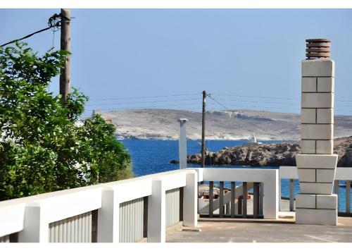 Psathi Seaview House — 4-Star Luxury Hotel in Kimolos, Greece