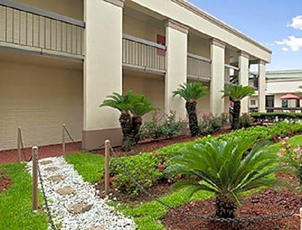 Travelodge by Wyndham New Orleans West Harvey Hotel - photo 4