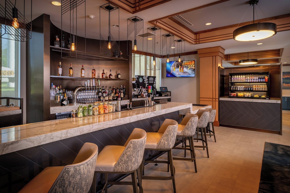 Delta Hotels by Marriott Huntington Mall - photo 23