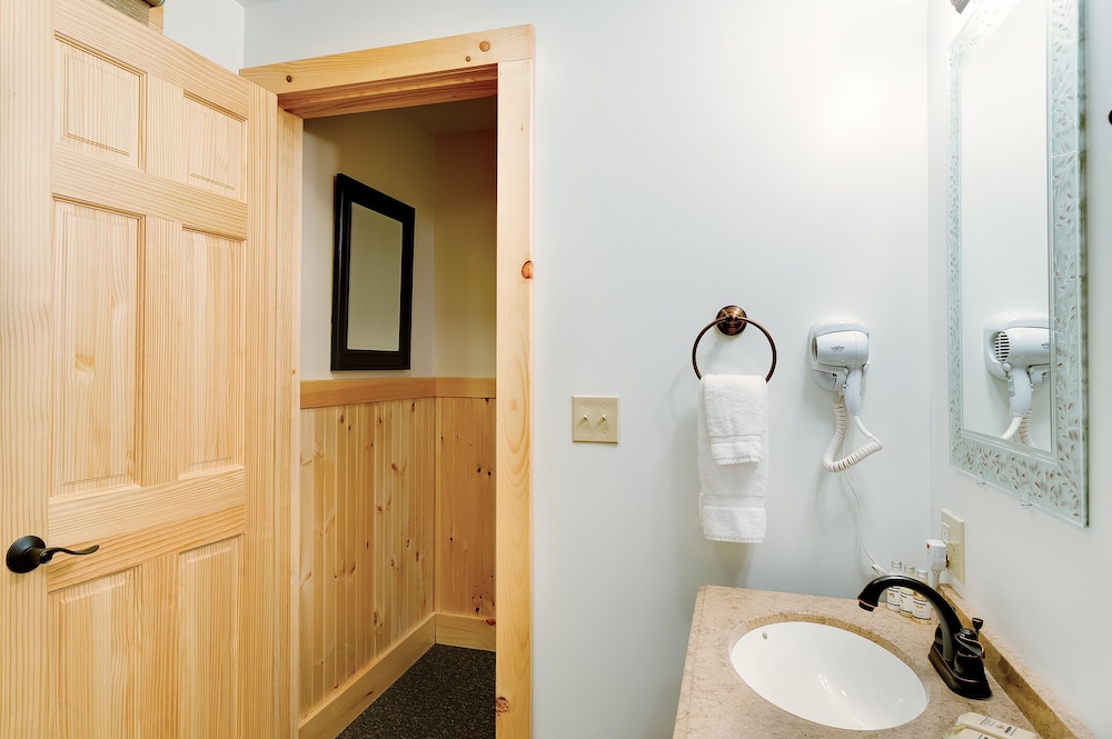 Cobble Mountain Lodge - photo 106