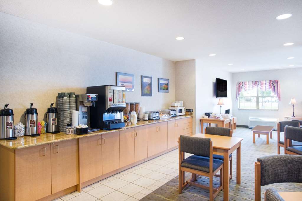 Microtel Inn & Suites by Wyndham Plattsburgh - photo 27