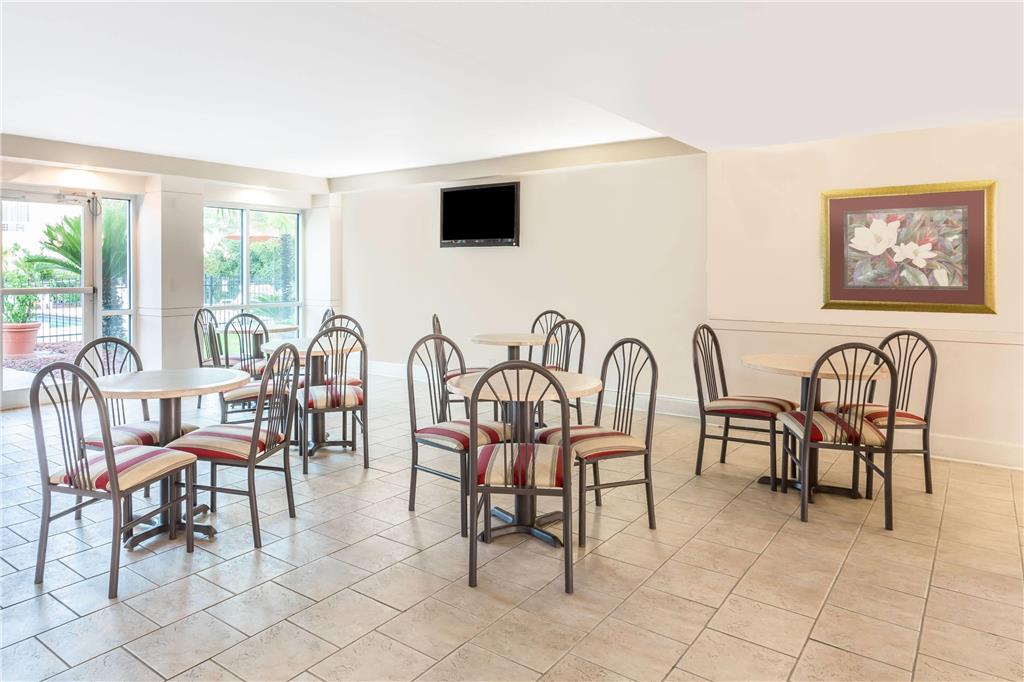 Ramada by Wyndham Luling - photo 17