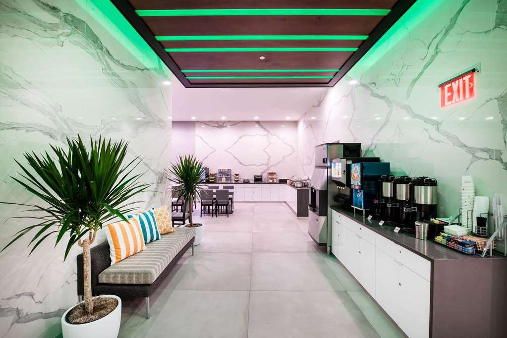 Wingate by Wyndham Long Island City - photo 19