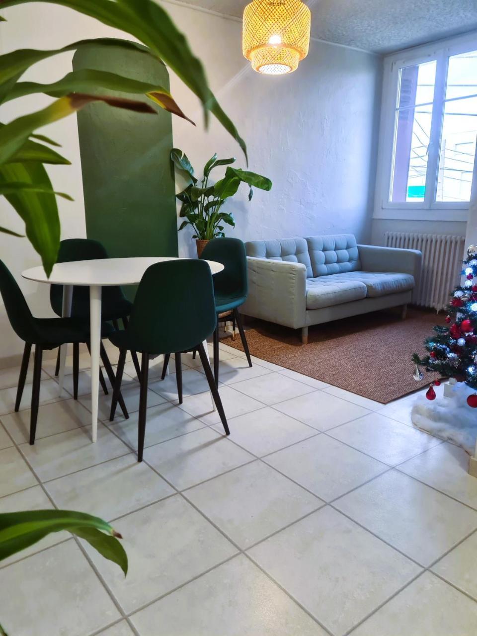 Bel Appartement a 3 Min de la Plage de 60m — 4-Star Luxury Hotel in Saint-Nazaire, France