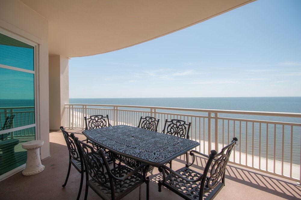 Legacy I 1403 Penthouse in Gulfport, United States