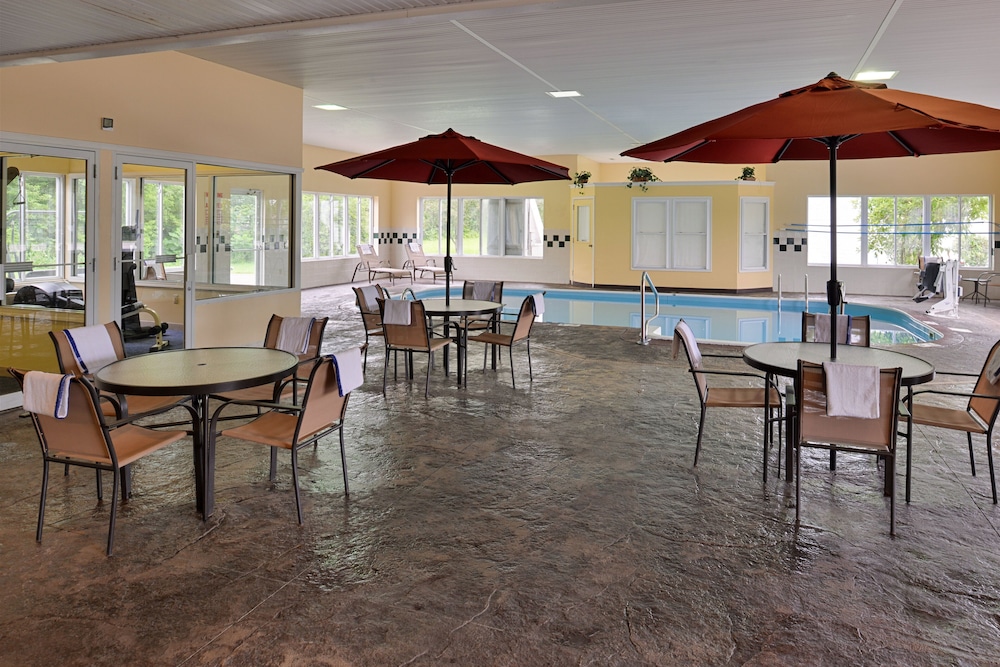 Red Roof Inn Sandusky Milan - photo 13