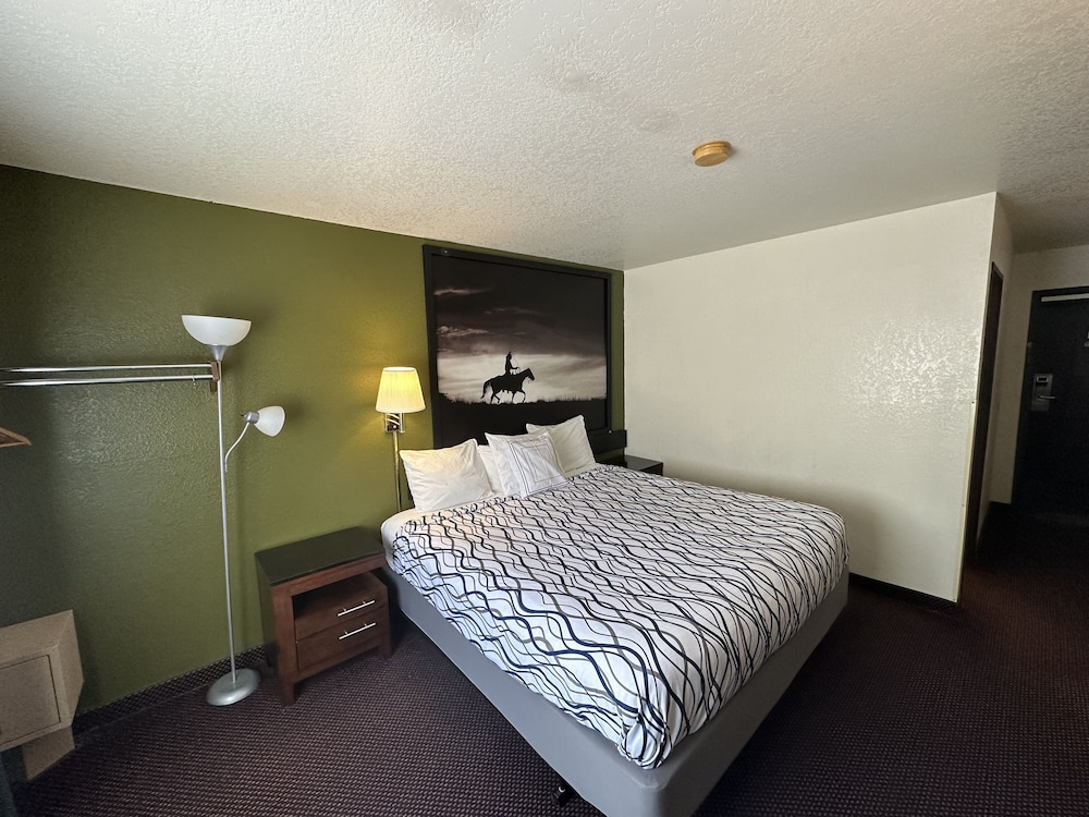 Simple Rewards Inn - photo 14