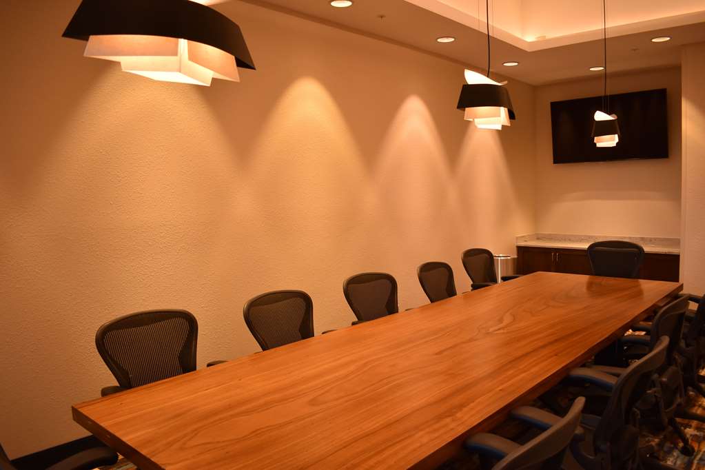 La Quinta Inn & Suites by Wyndham Flagstaff East I - photo 25