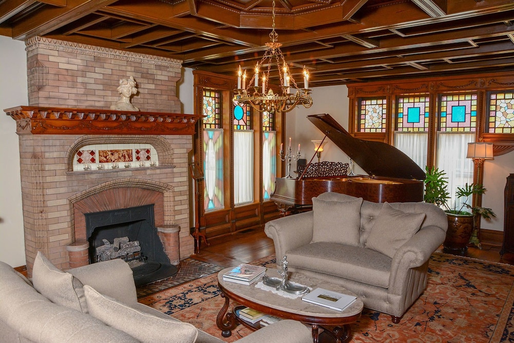 The Towers Bed & Breakfast - photo 8