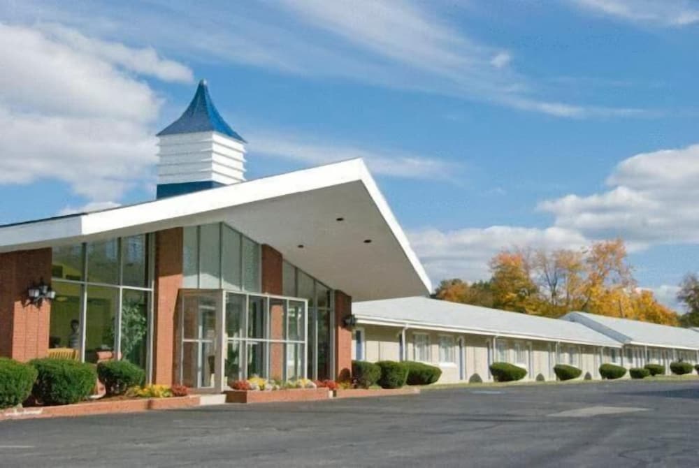 Monticello Inn Framingham — hotel in Framingham