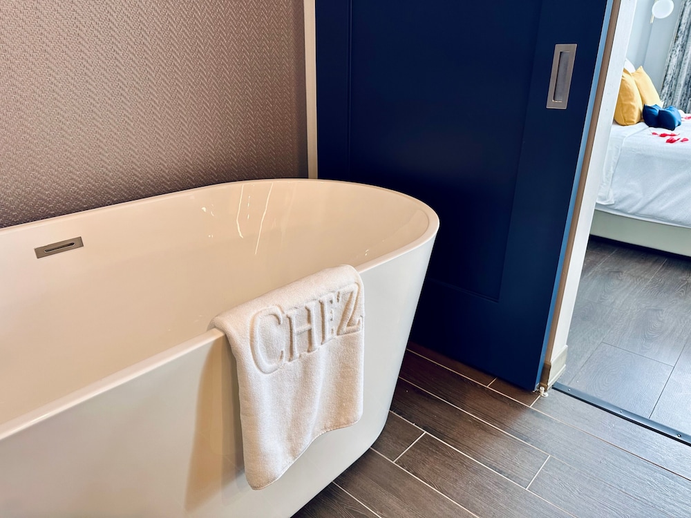 Chez Hotel Arlington Heights - photo 53