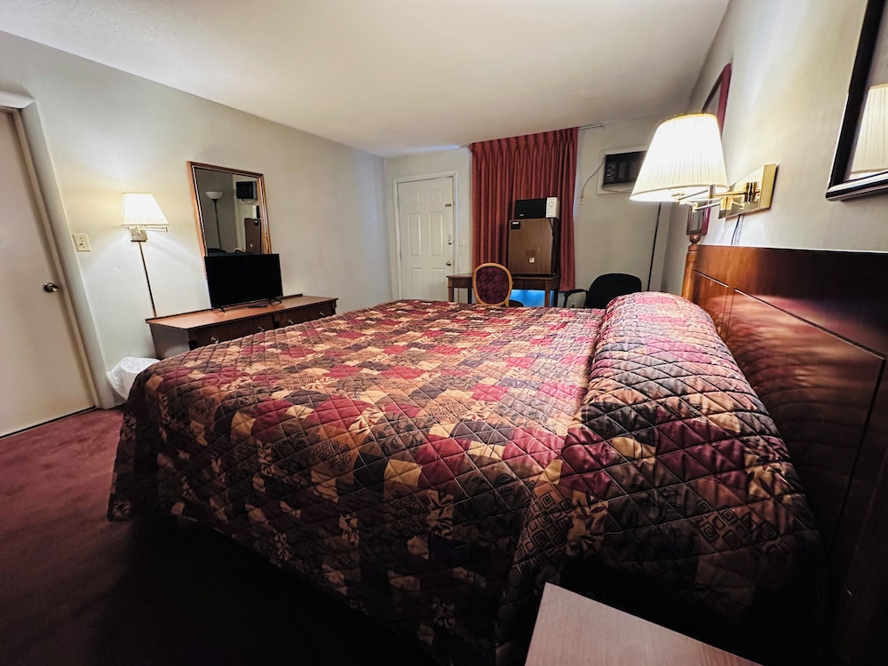 Pamola Motor Lodge - photo 5