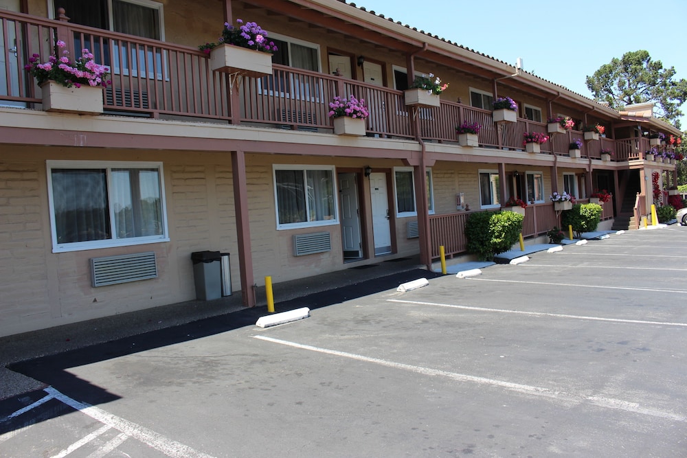 Rodeway Inn near Downtown Monterey - photo 32