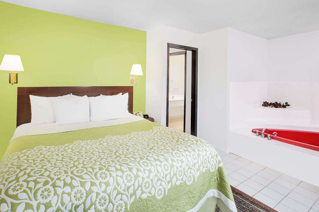 Days Inn by Wyndham York - photo 11