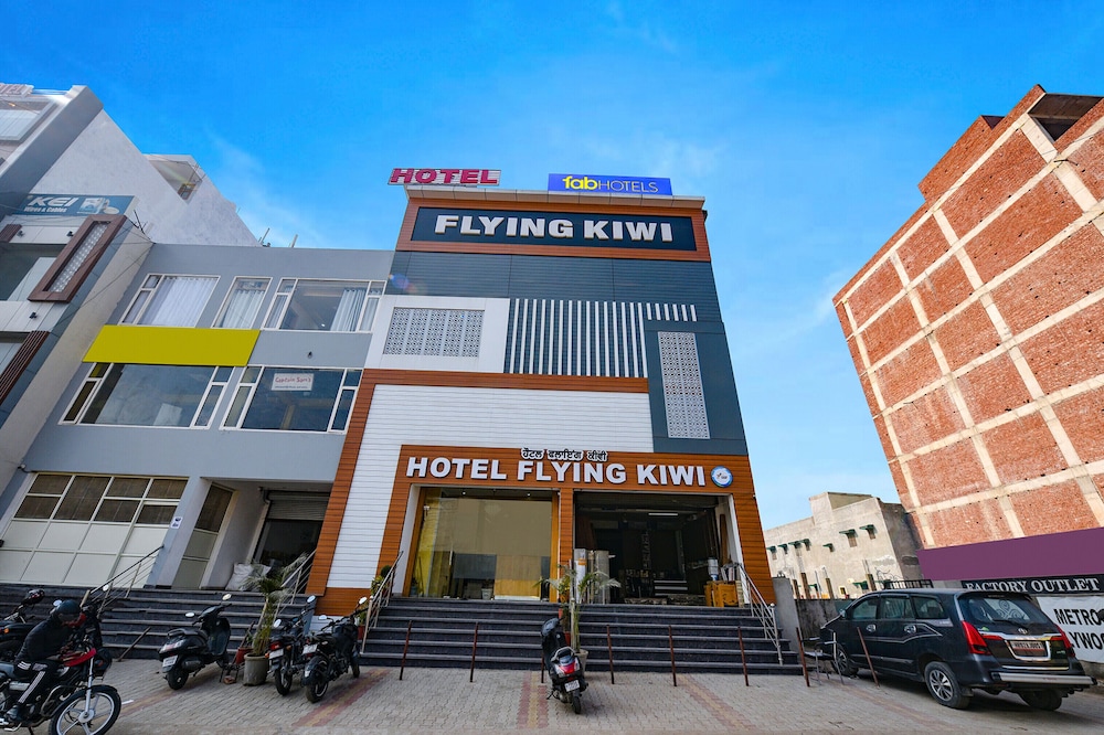 Fabhotel Flying Kiwi in Mohali, India