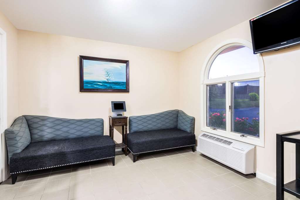 Days Inn By Wyndham Middletown Newport Area - photo 6