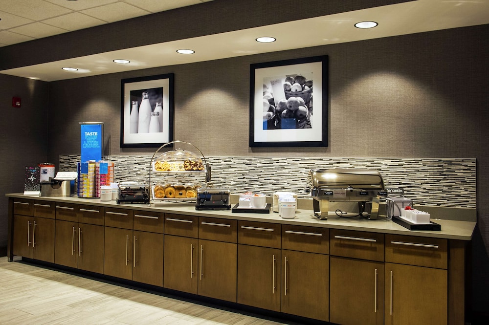 Hampton Inn & Suites Foxborough Mansfield - photo 39