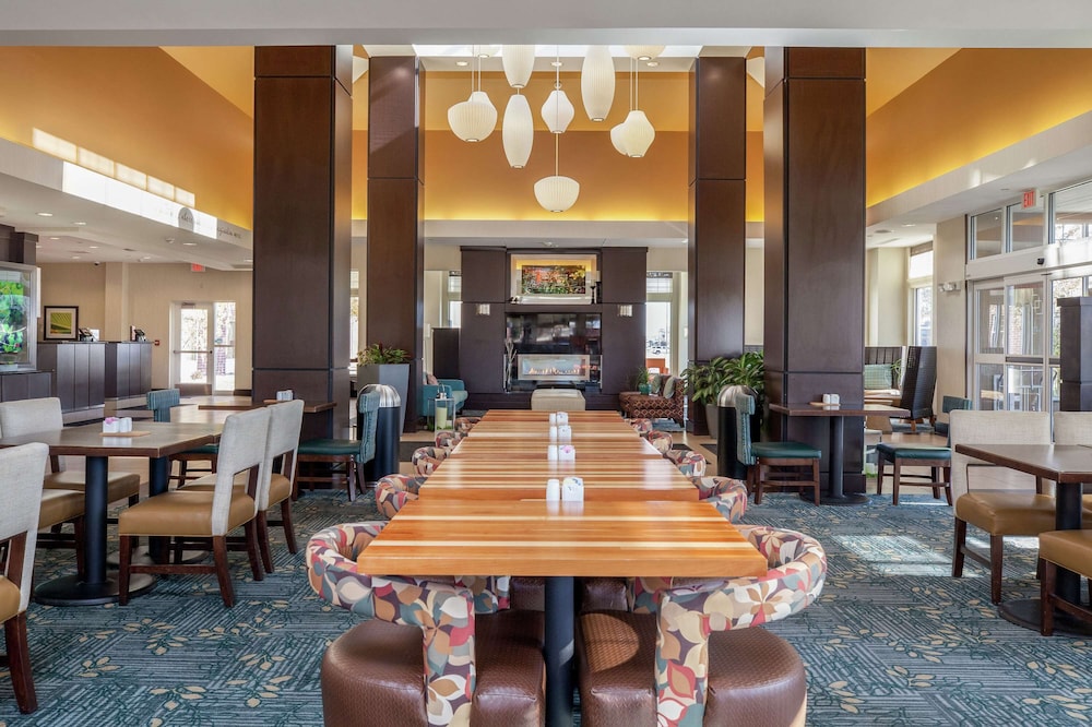 Hilton Garden Inn Fargo - photo 45