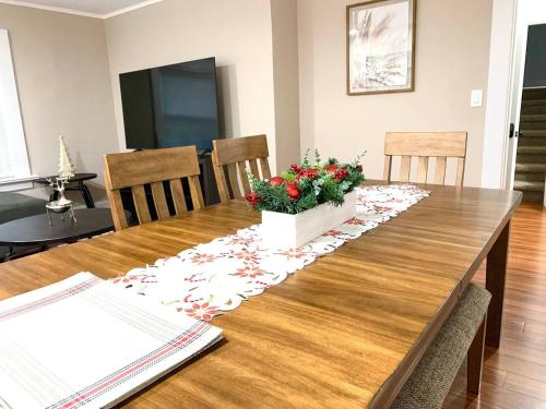 Newly Renovated 2 BR downtown Apt family getaway. — 4-Star Luxury Hotel in Montclair, United States