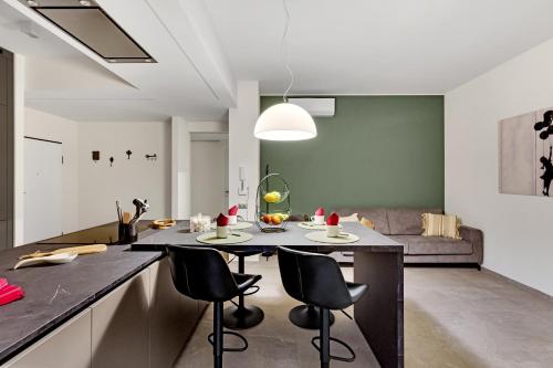 Cozy Home Primaticcio Affitti Brevi Italia — 4-Star Luxury Hotel in Milan, Italy