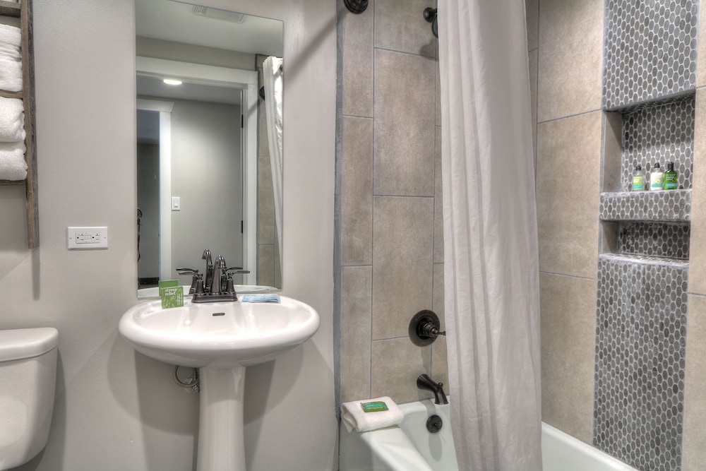 River Edge Inn - photo 43
