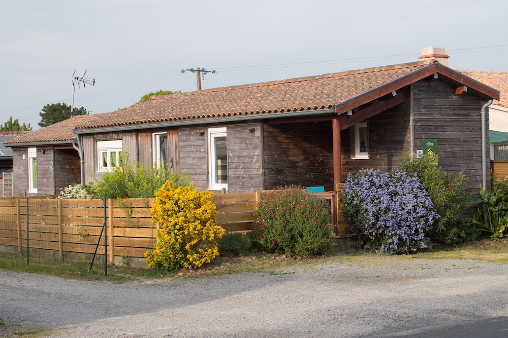 Beau T2 Tharon in Saint-Michel-Chef-Chef, France