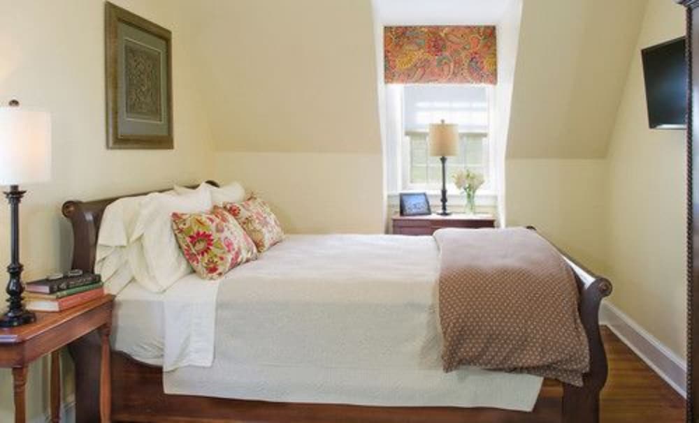 Hillbrook Inn - photo 13