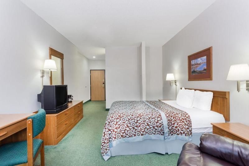 Days Inn Manchester - photo 40