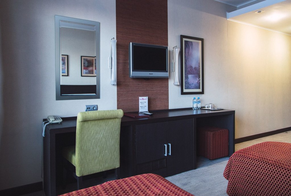 Bumerang Hotel — hotel in Yakhroma