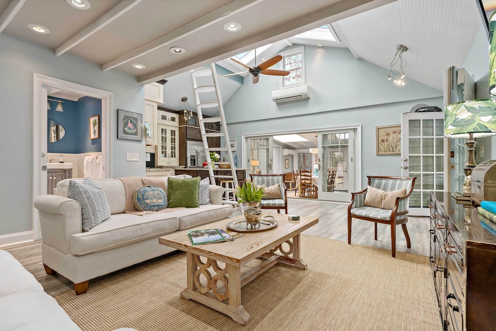 Guilford Carriage House at Granite Lodge — 4-Star Luxury Hotel in Guilford, United States