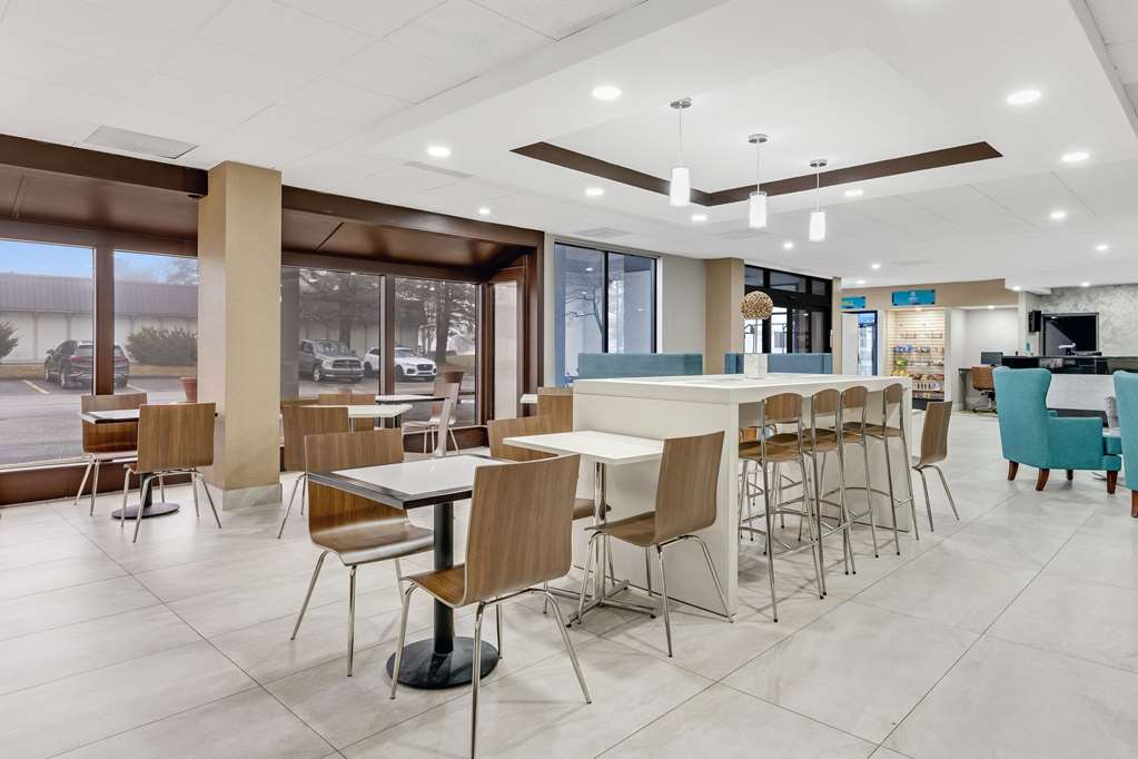 Clarion Pointe Near Erie Casino - photo 11