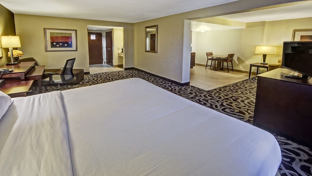 Garner Hotel Murfreesboro West by IHG - photo 6