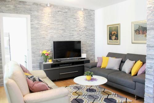 Apartment Dajana — 4-Star Luxury Hotel in Bol, Croatia