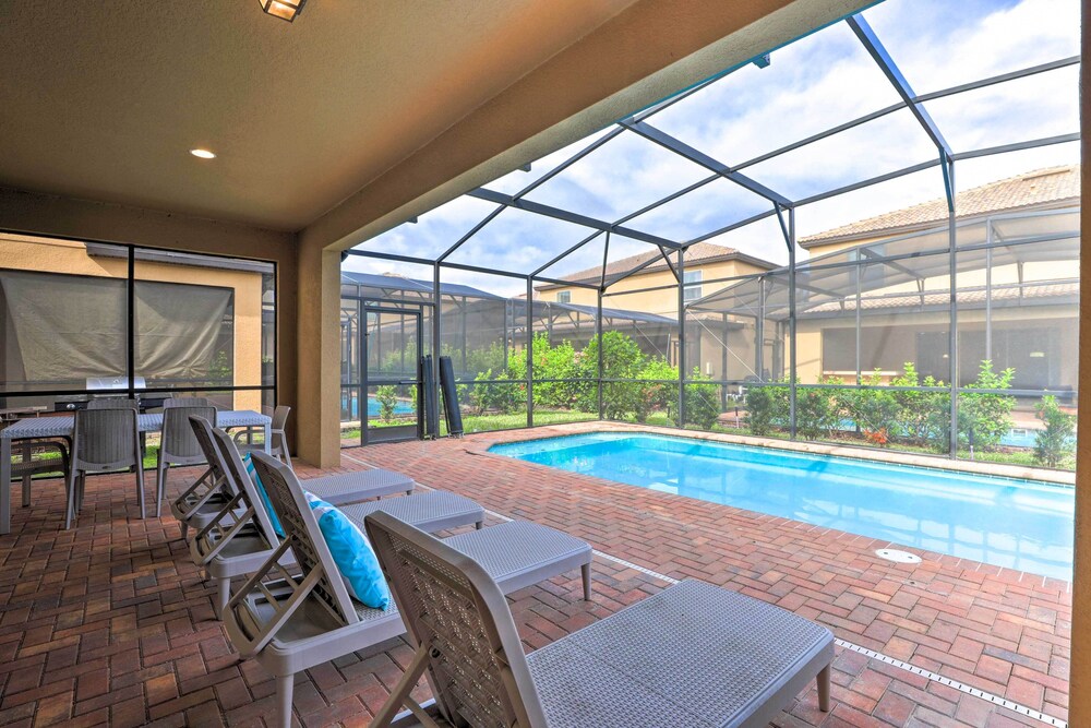 New Upscale 8BR Kissimmee Retreat with Private Pool Spa & Resort Amenities 7 Mi to Disney - photo 4