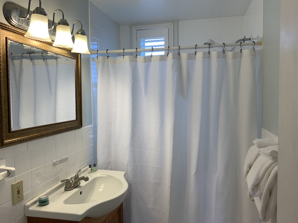 Vineyard Harbor Motel Private Beach - photo 262